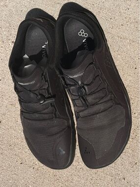Vivo Barefoot Men’s Black Athletic Minimalist Trainer